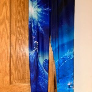 NWT Disney Frozen Theme leggings size L